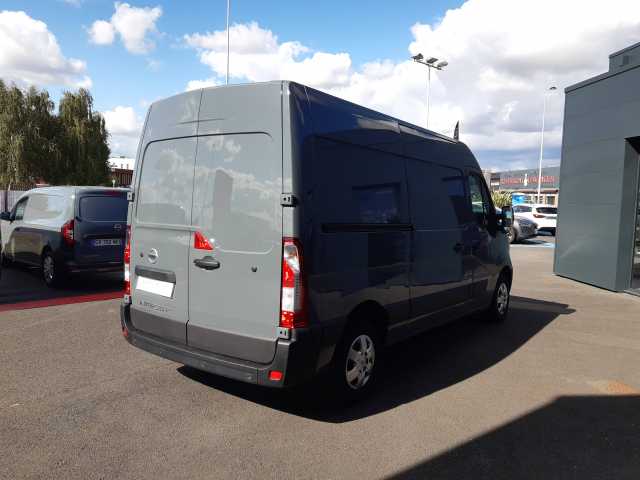 Nissan Interstar fourgon L2H2 3T3 2.3 DCI 135