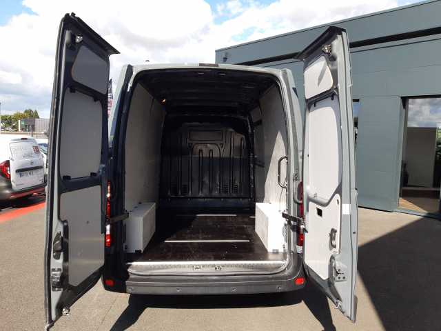 Nissan Interstar fourgon L2H2 3T3 2.3 DCI 135