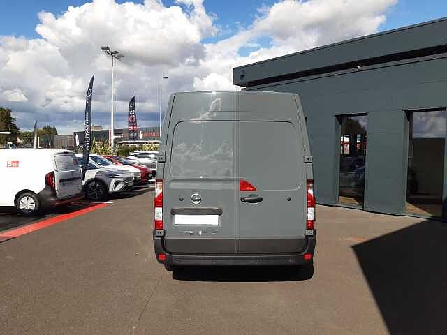 Nissan Interstar fourgon L2H2 3T3 2.3 DCI 135