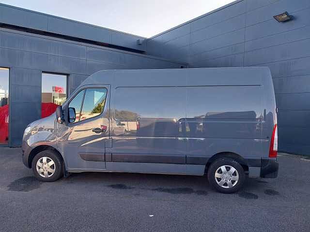 Nissan Interstar fourgon L2H2 3T3 2.3 DCI 135